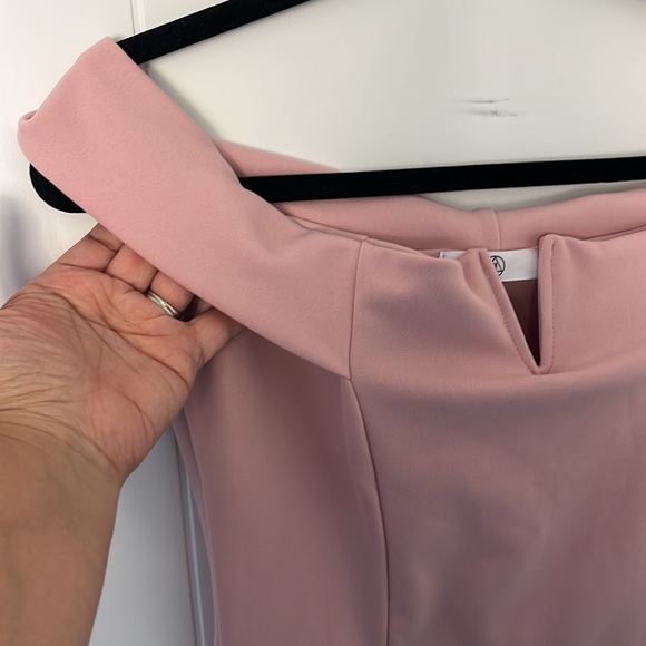 Off shoulder blush dress - Picture 3 of 7